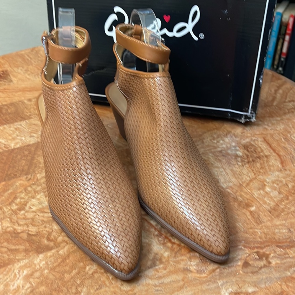 Qupid | Tan Herringbone-Weave Cutout Slingback  ZL840
